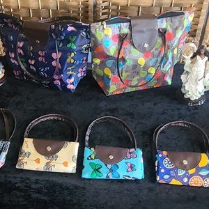 3 Portable Shopping totes.